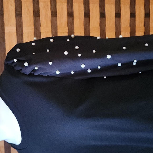 Boston Proper pearl sleeves top - Picture 4 of 11